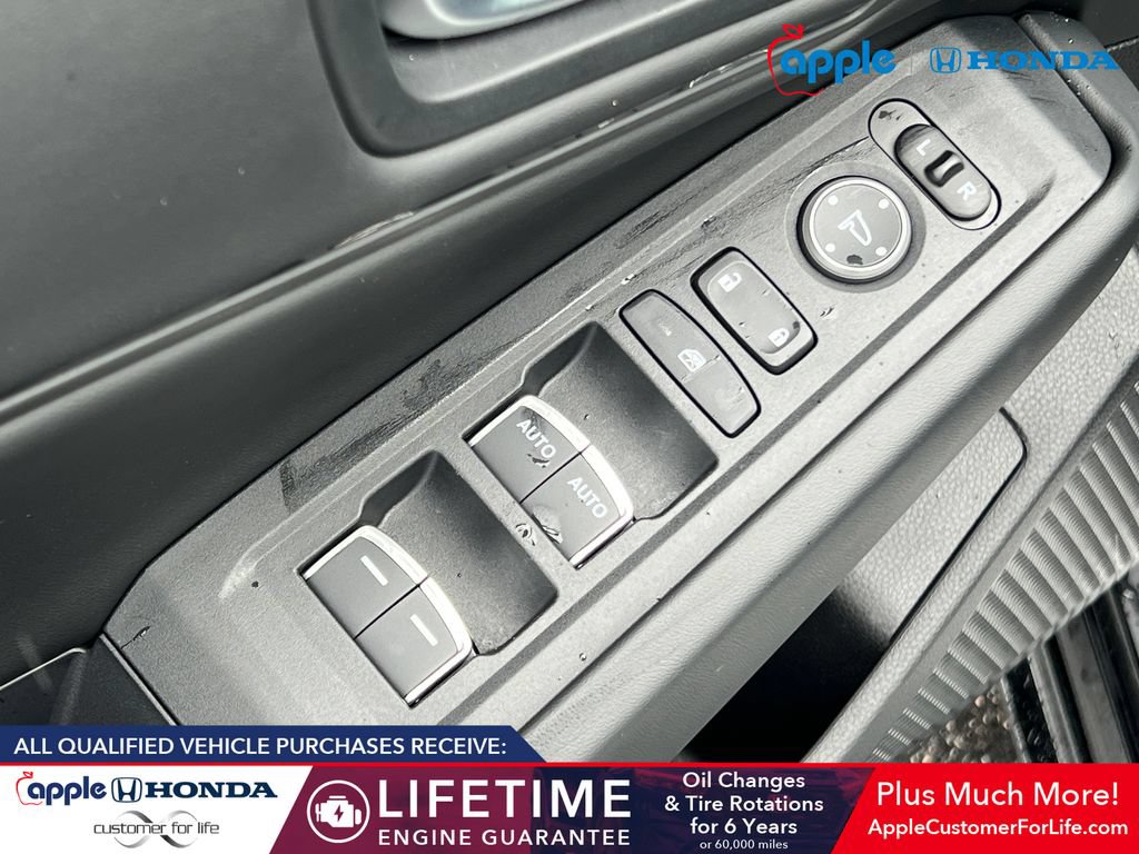 Used 2025 Honda Accord EX-L image 9