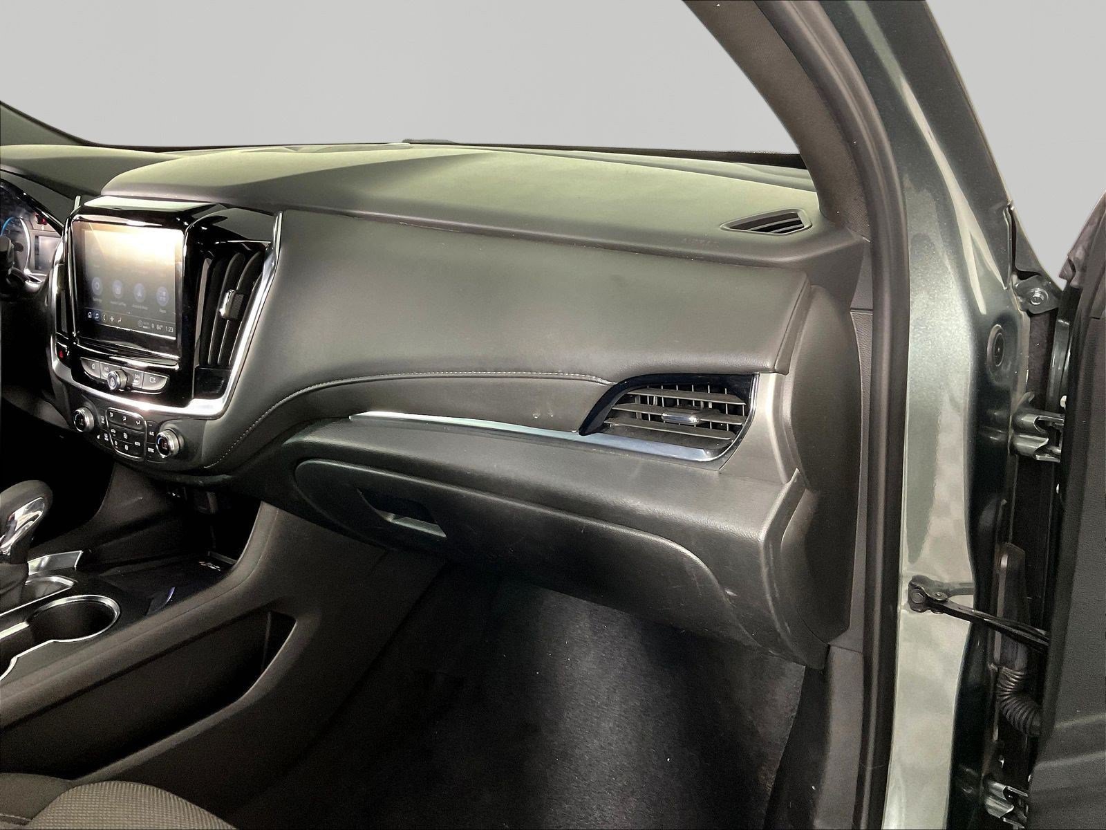 Used 2023 Chevrolet Traverse LT FWD image 27