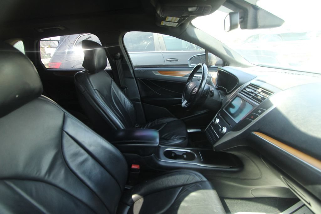 Used 2018 Lincoln MKC Reserve w/ Lincoln MKC Climate Package AWD/4WD image 17