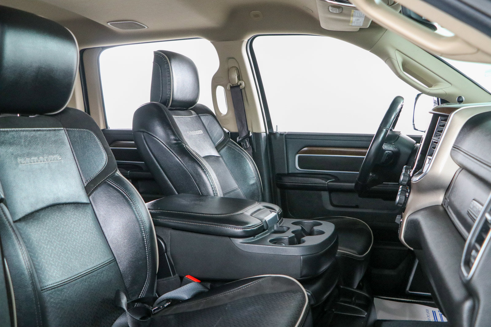 Used 2022 RAM 2500 Laramie w/ Protection Group AWD/4WD image 27