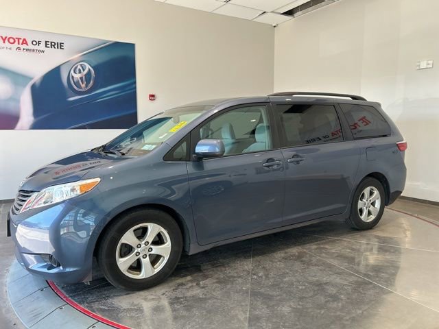 Used 2015 Toyota Sienna LE FWD image 3