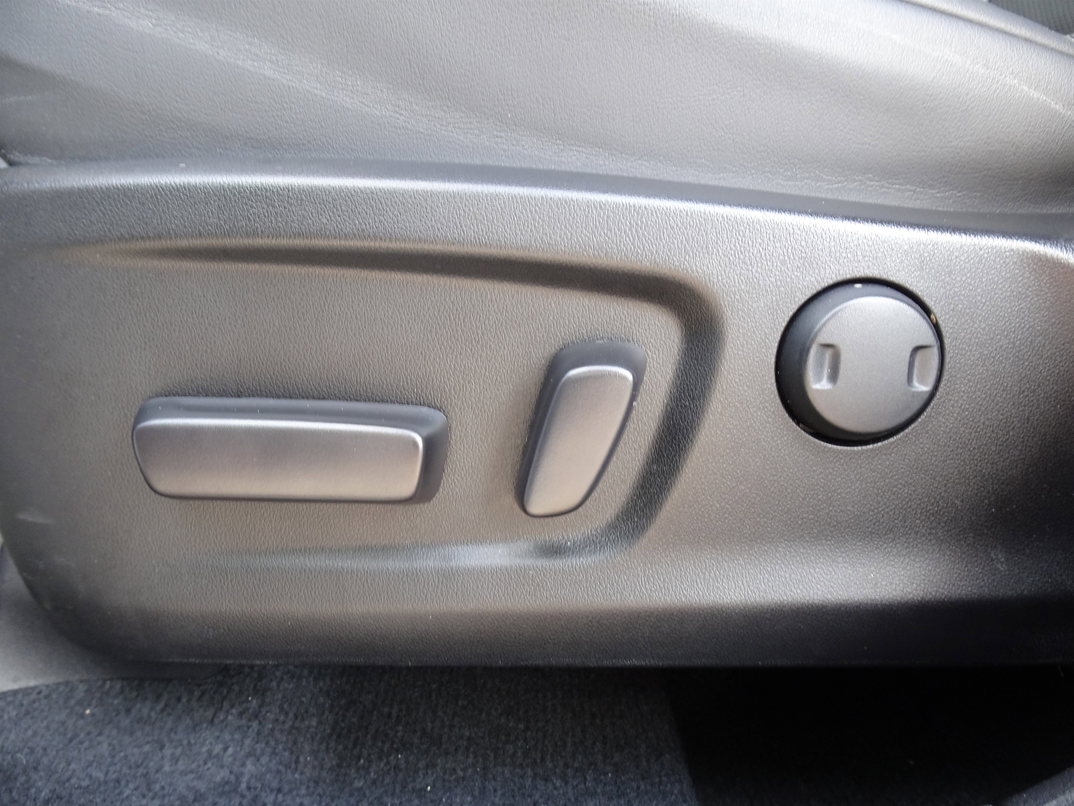 Used 2022 Lexus RX 350 F Sport w/ Cold Area Package image 11