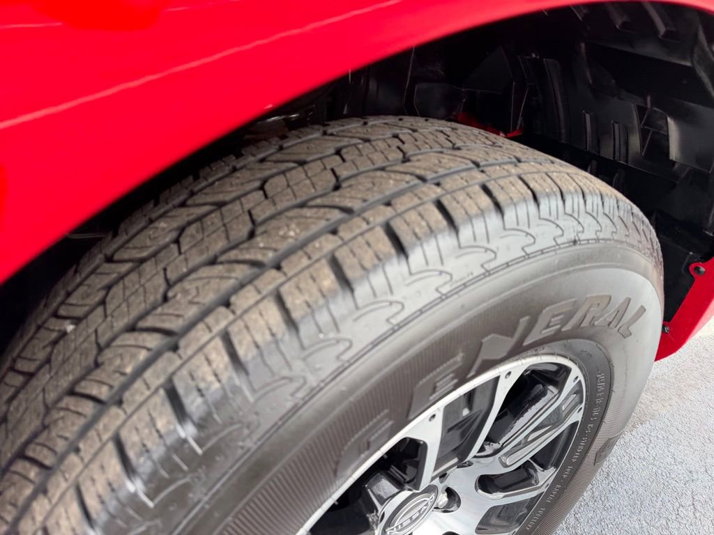 Used 2024 Nissan Titan SV w/ SV Convenience Package image 47