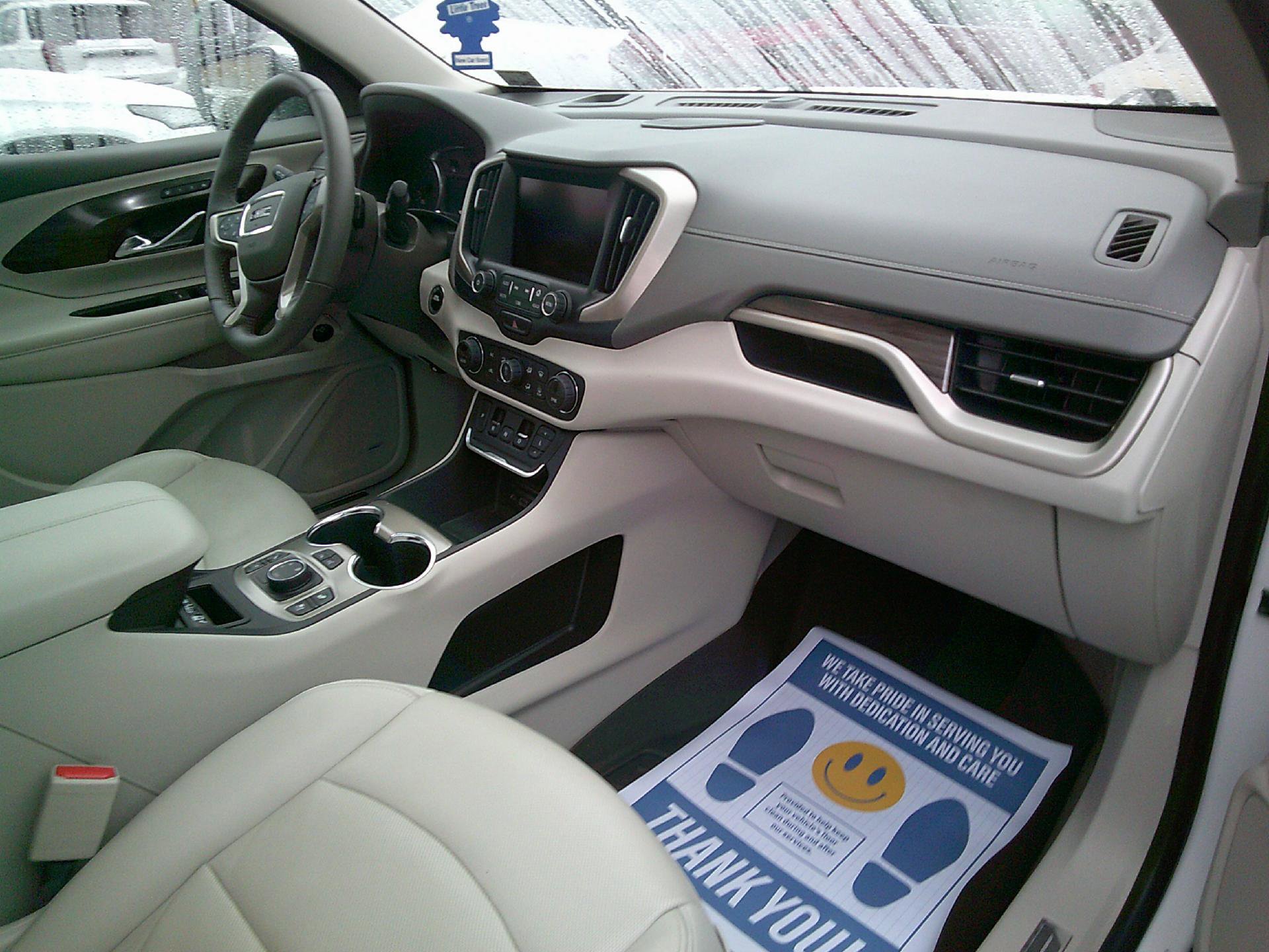 Used 2018 GMC Terrain Denali w/ Advanced Safety Package image 11