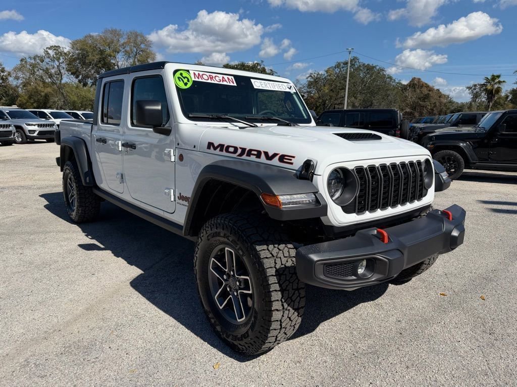 Used 2025 Jeep Gladiator Mojave w/ Convenience Group image 3