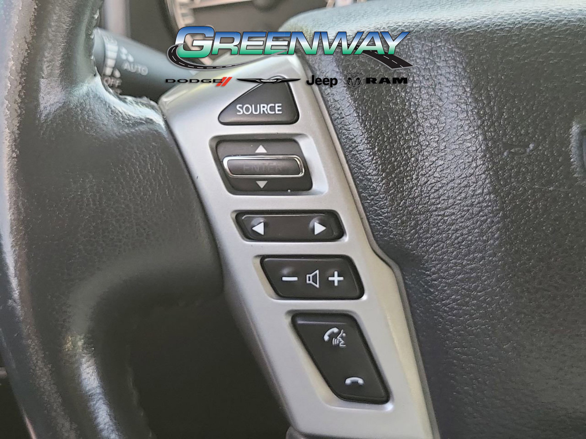 Used 2017 Nissan Titan SV RWD image 25