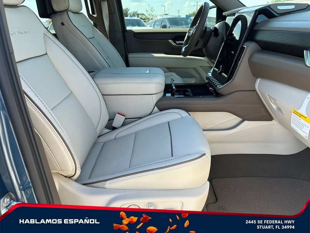 New 2026 GMC Yukon XL Denali w/ Denali Reserve Package AWD/4WD image 17