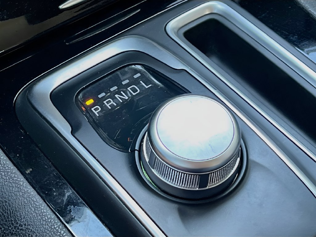 Used 2023 Chrysler 300 Touring RWD image 16