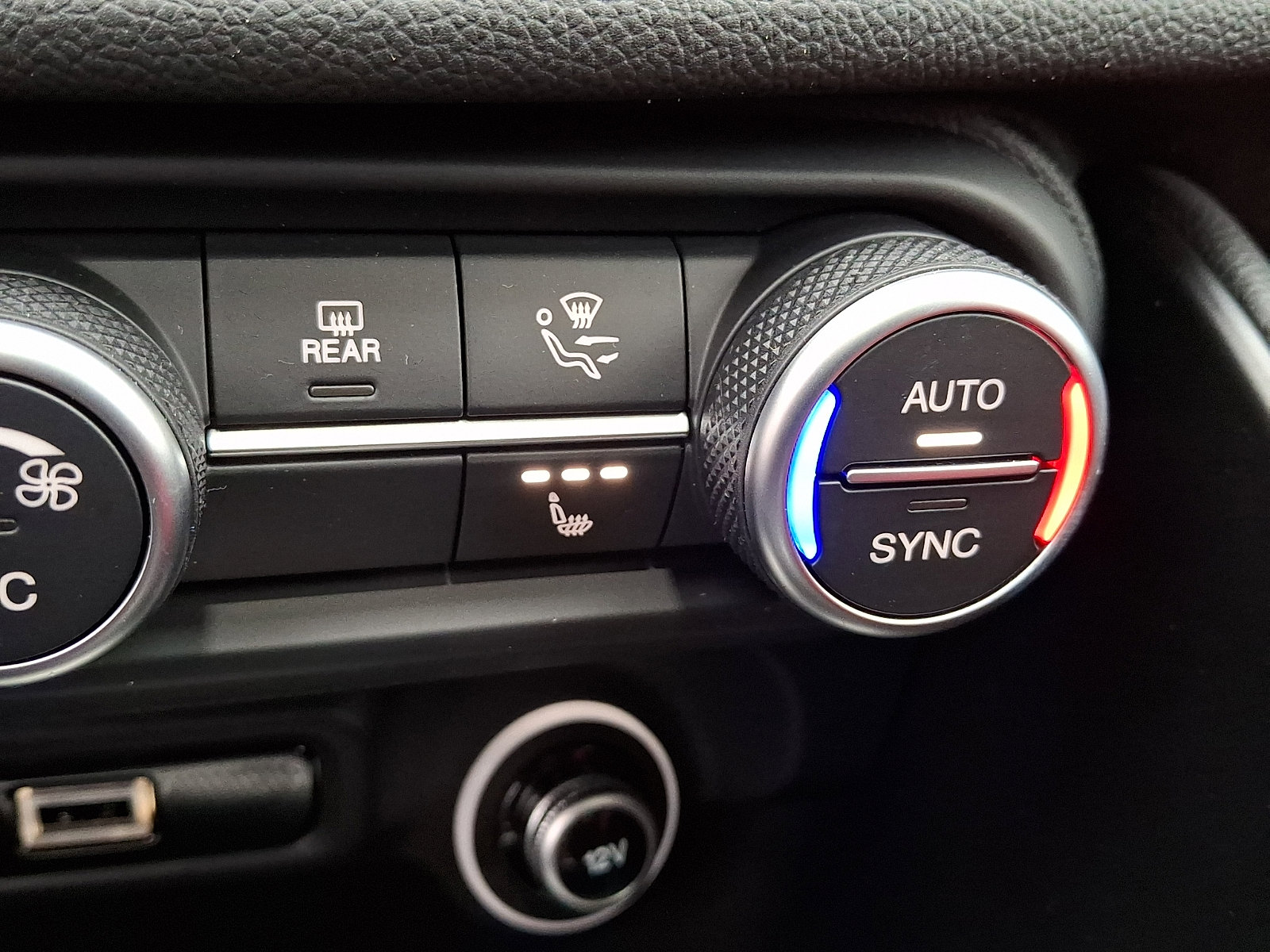 New 2026 Alfa Romeo Giulia AWD image 19