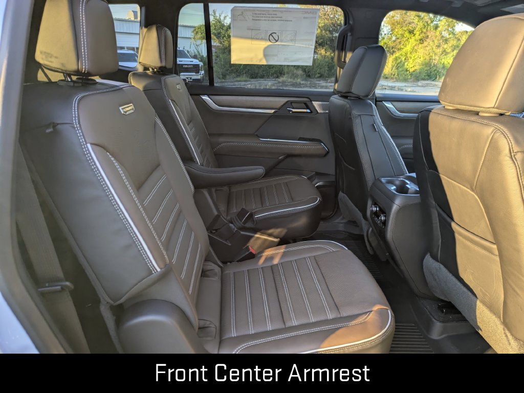 New 2027 GMC Acadia Denali Ultimate w/ LPO, Floor Liner Package FWD image 32