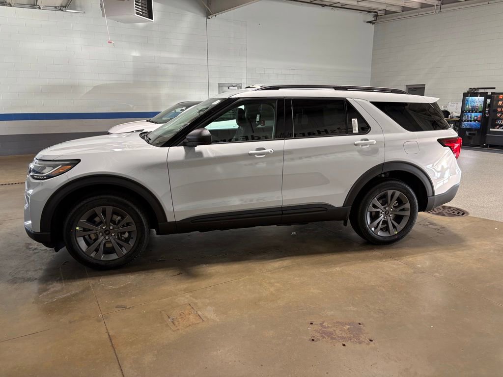 New 2026 Ford Explorer Active w/ Active Comfort Package image 5