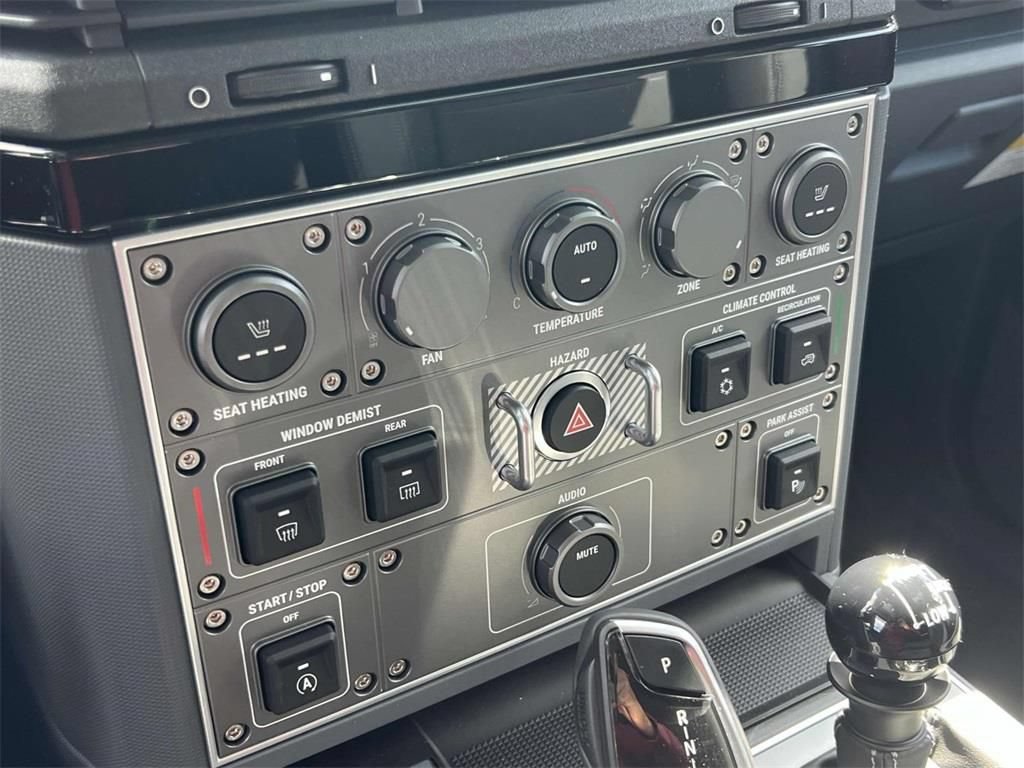 Used 2025 INEOS Grenadier Fieldmaster Edition AWD/4WD image 27