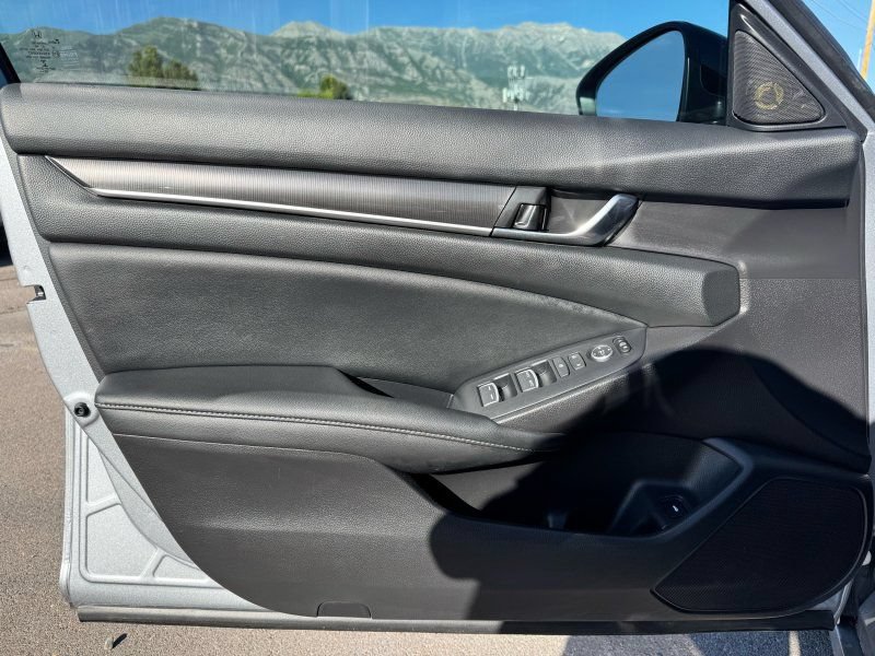 Used 2022 Honda Accord Sport image 10