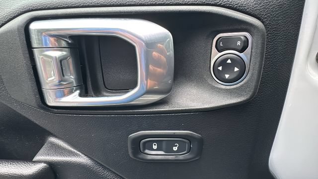 Used 2021 Jeep Wrangler Sport AWD/4WD image 17