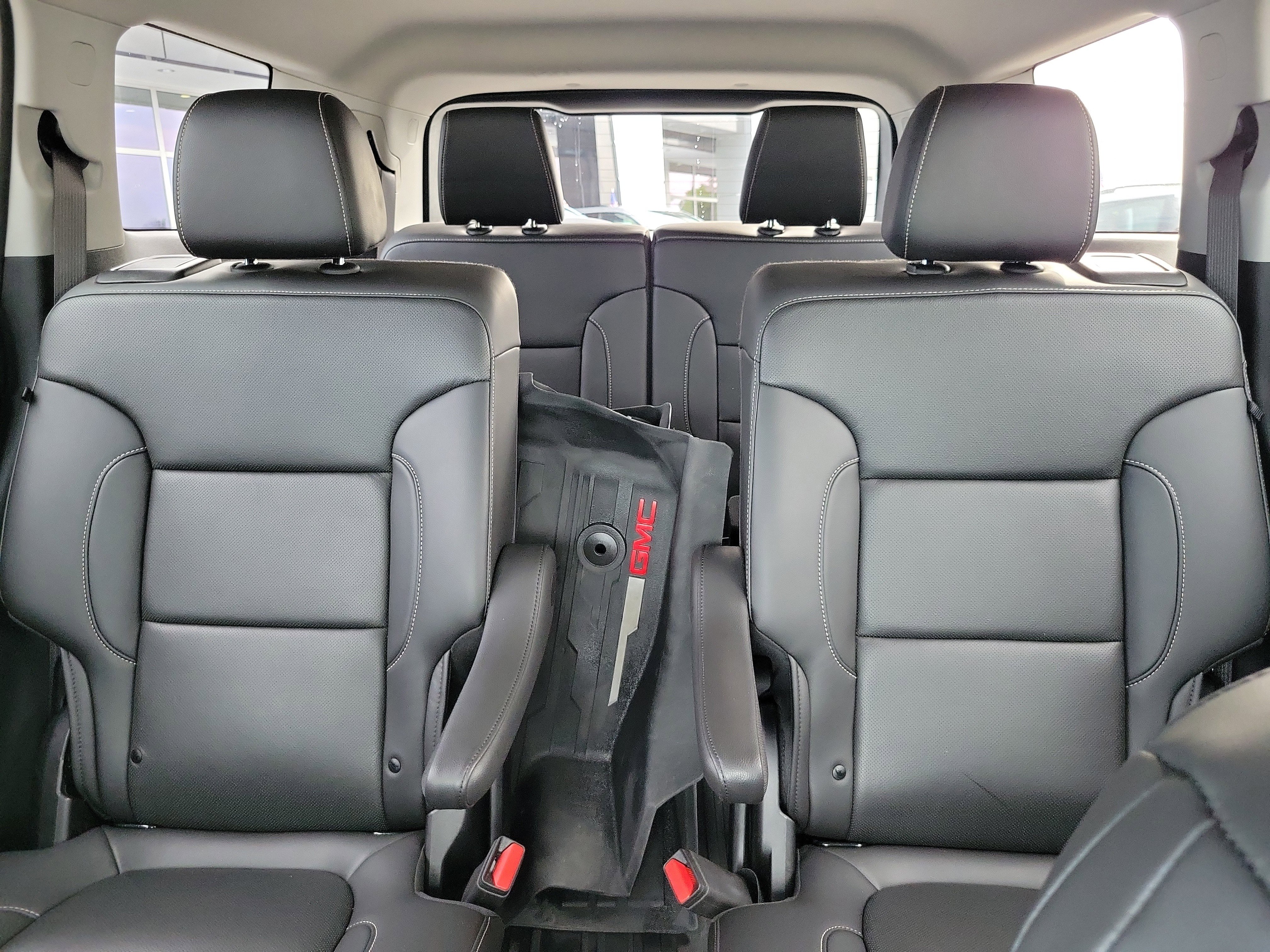Used 2023 GMC Acadia SLT w/ Elevation Edition FWD image 16
