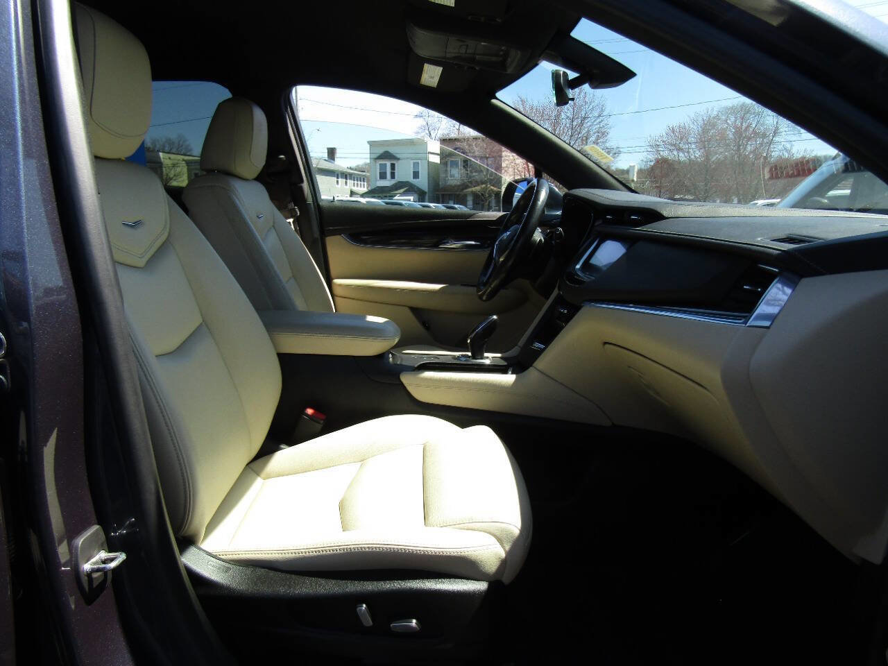 Used 2019 Cadillac XT5 AWD image 25