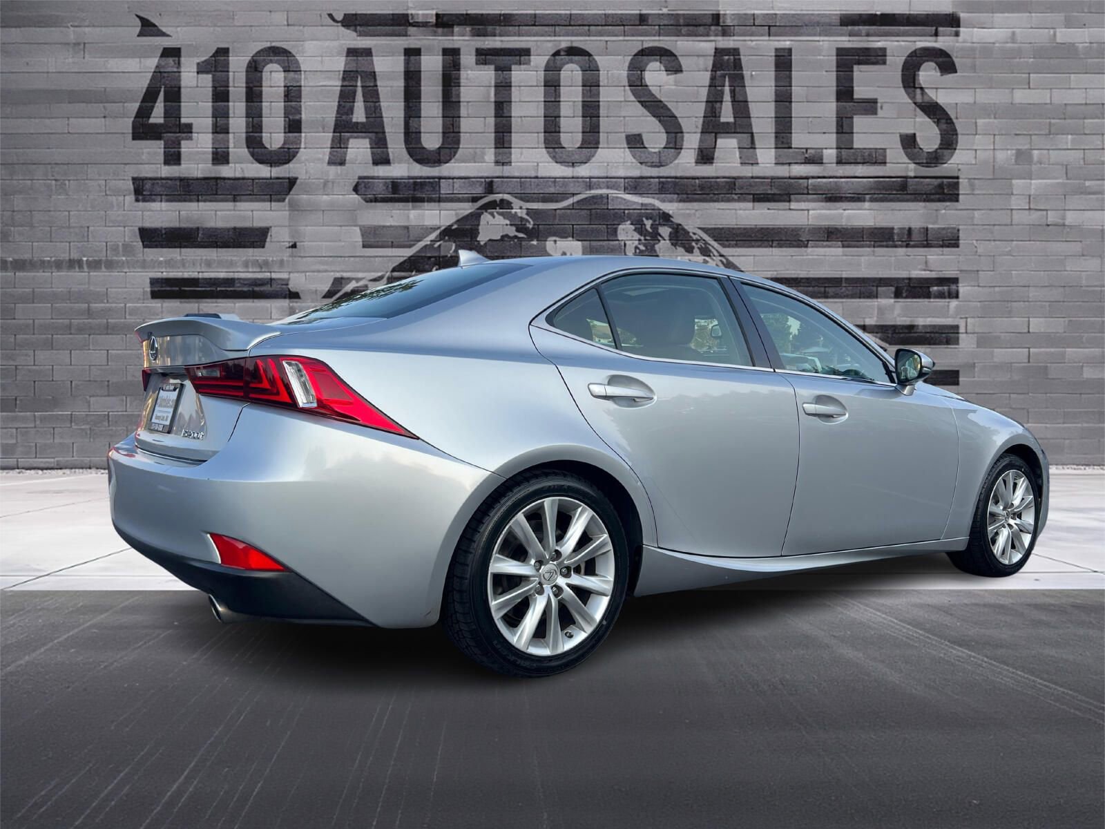 Used 2016 Lexus IS 200t image 3