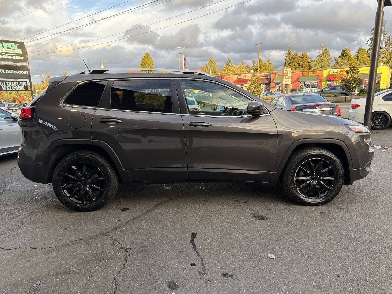 Used 2015 Jeep Cherokee Limited w/ Trailer Tow Group AWD/4WD image 11