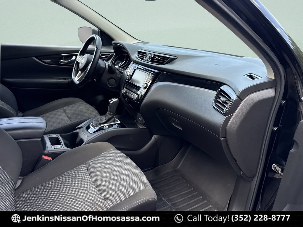 Certified 2022 Nissan Rogue Sport SV FWD image 22