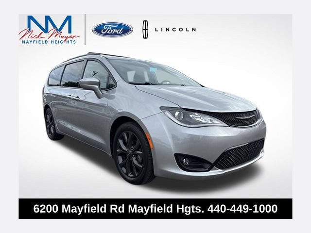 Used 2018 Chrysler Pacifica Touring-L w/ Premium Audio Group