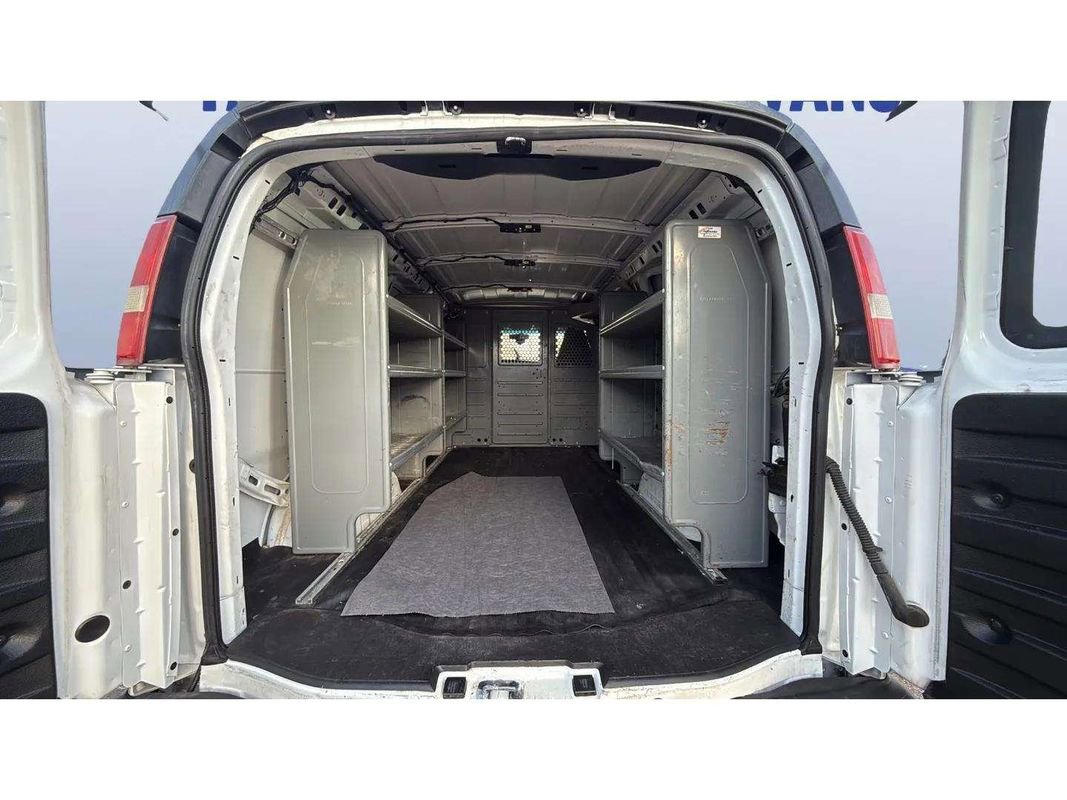 Used 2017 Chevrolet Express 2500 image 15