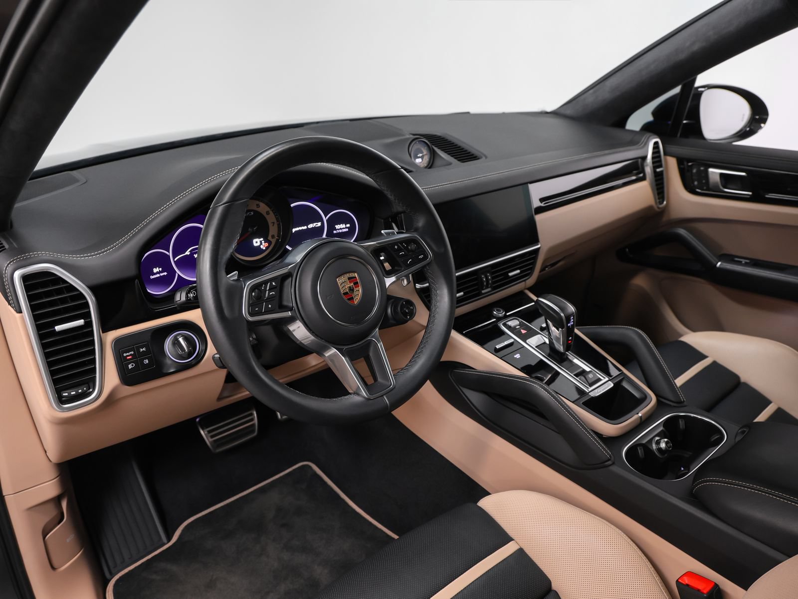 Certified 2023 Porsche Cayenne GTS AWD/4WD image 4