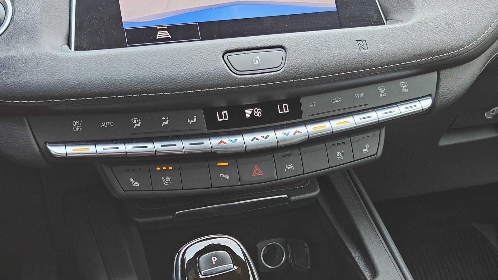 Used 2021 Cadillac XT4 Premium Luxury FWD image 18