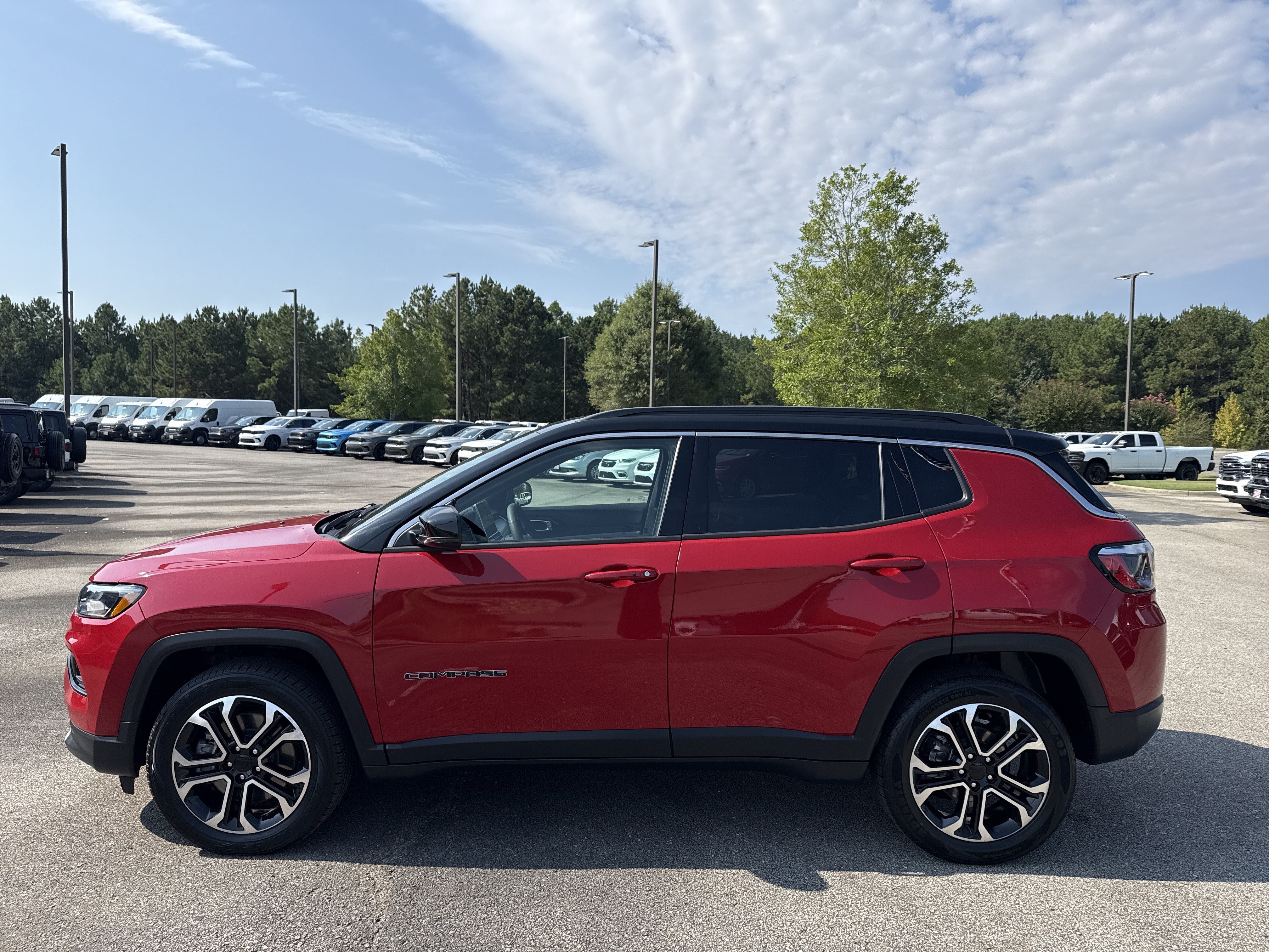 Used 2024 Jeep Compass Limited AWD/4WD image 4