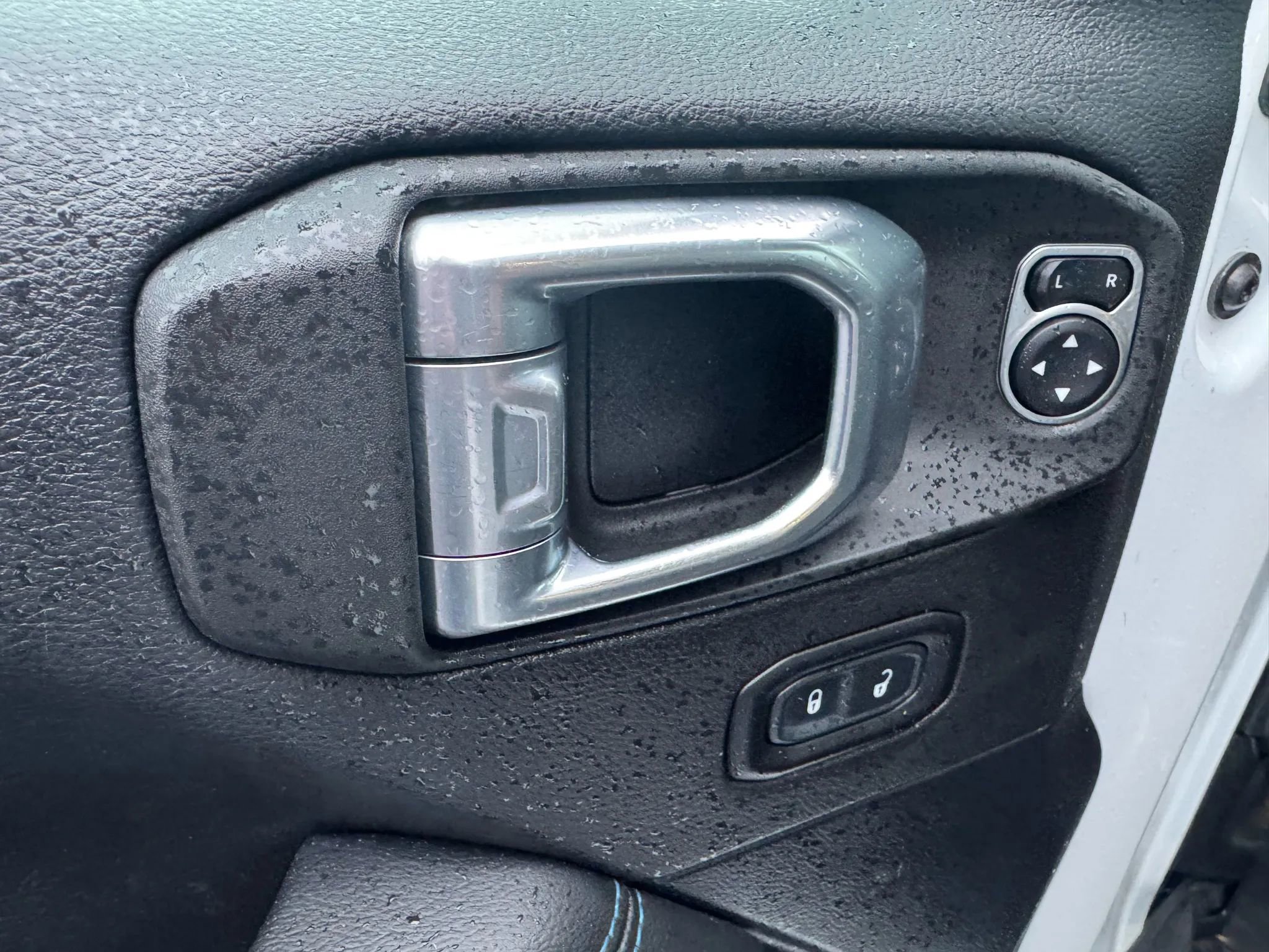 Used 2021 Jeep Wrangler Unlimited Rubicon 4xe w/ Cold Weather Group AWD/4WD image 38