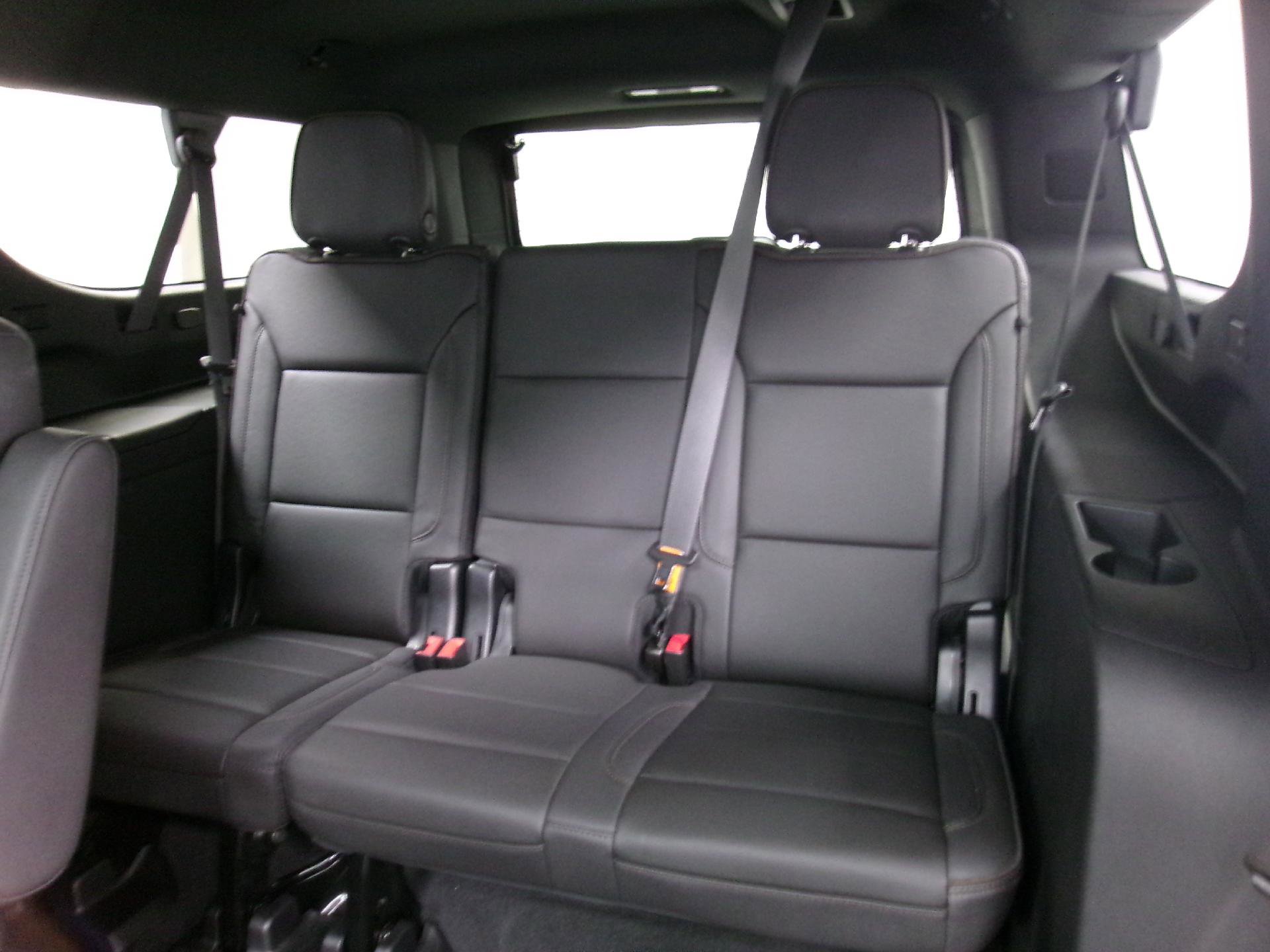 Used 2023 Chevrolet Suburban High Country AWD/4WD image 10