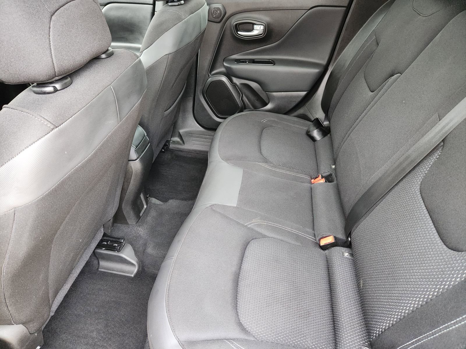 Used 2023 Jeep Renegade Latitude w/ Sun/Sound Group AWD/4WD image 41