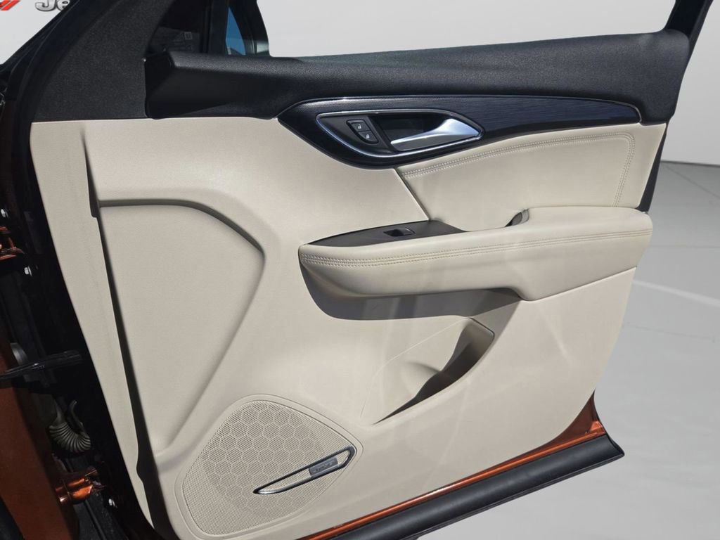 Used 2021 Buick Envision Essence w/ Technology Package I image 14