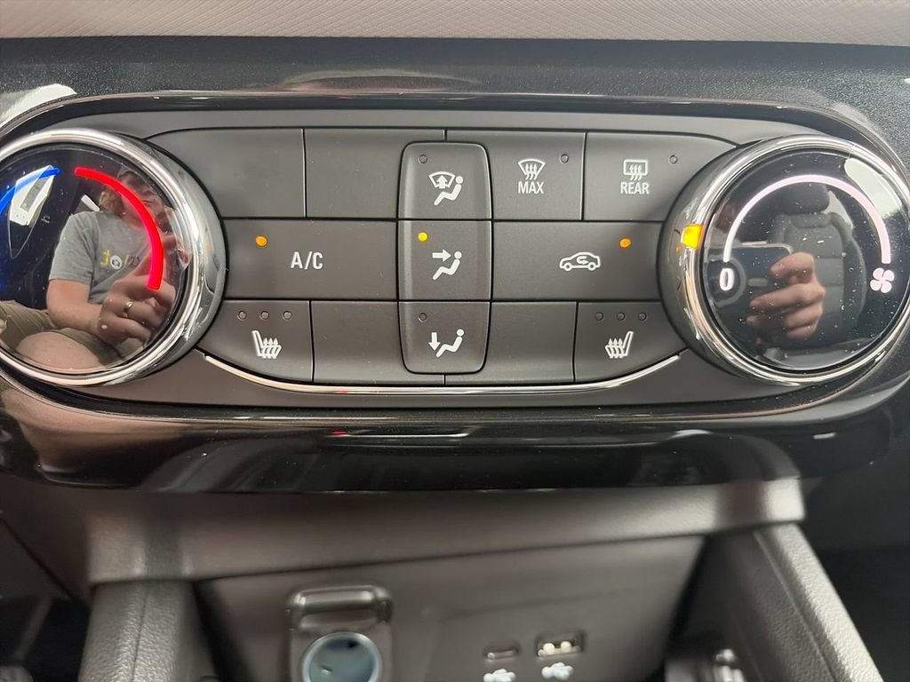 New 2026 Chevrolet TrailBlazer LT w/ LT Cold Weather Package FWD image 20
