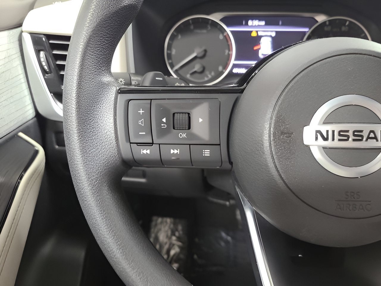 Used 2021 Nissan Rogue SV AWD/4WD image 24