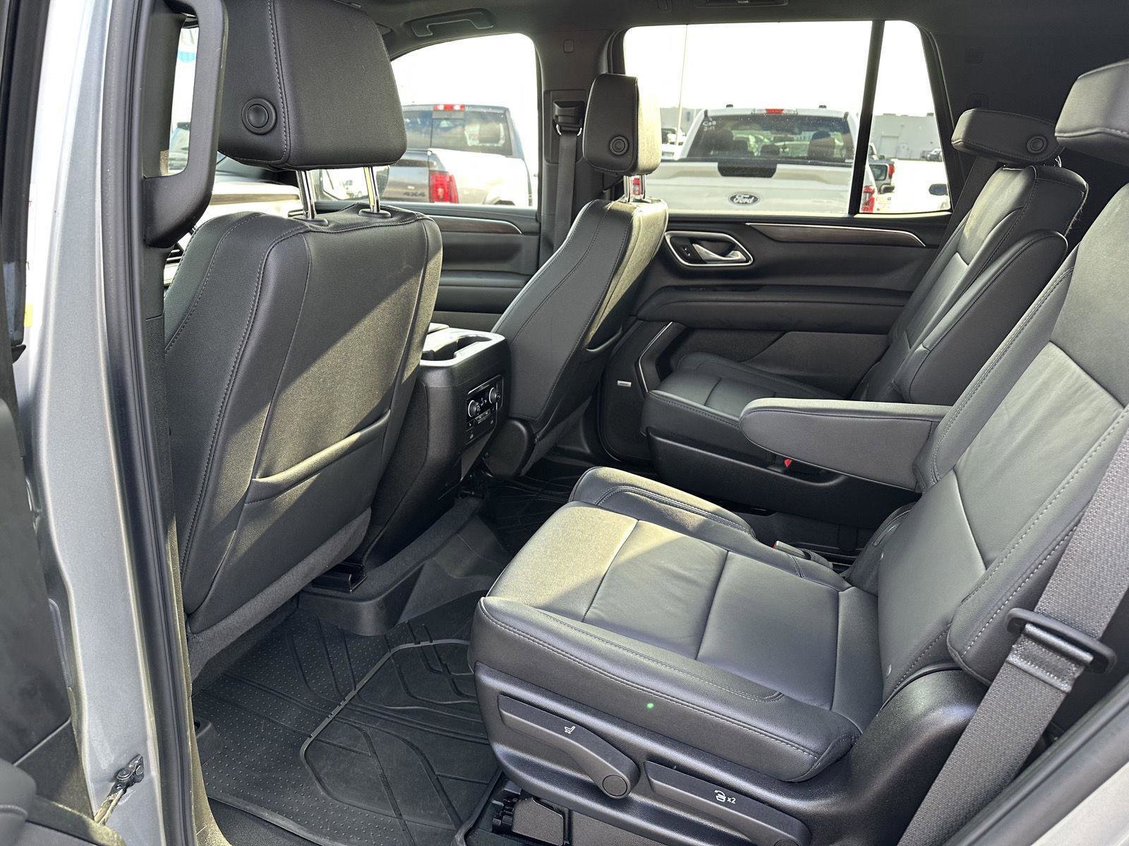 Used 2024 Chevrolet Tahoe Z71 w/ Luxury Package image 13