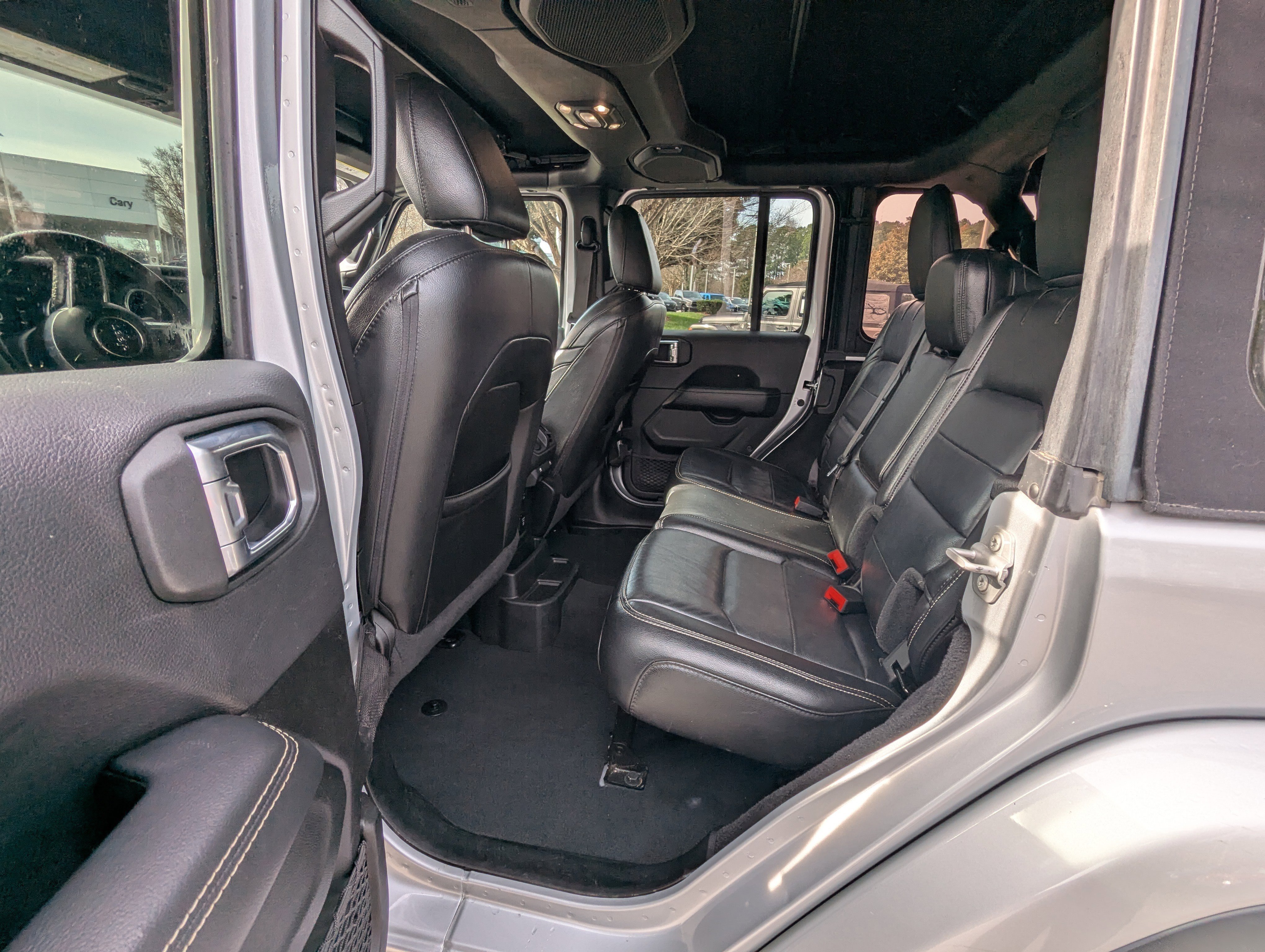 Used 2022 Jeep Wrangler Unlimited Sahara w/ LED Lighting Group image 11