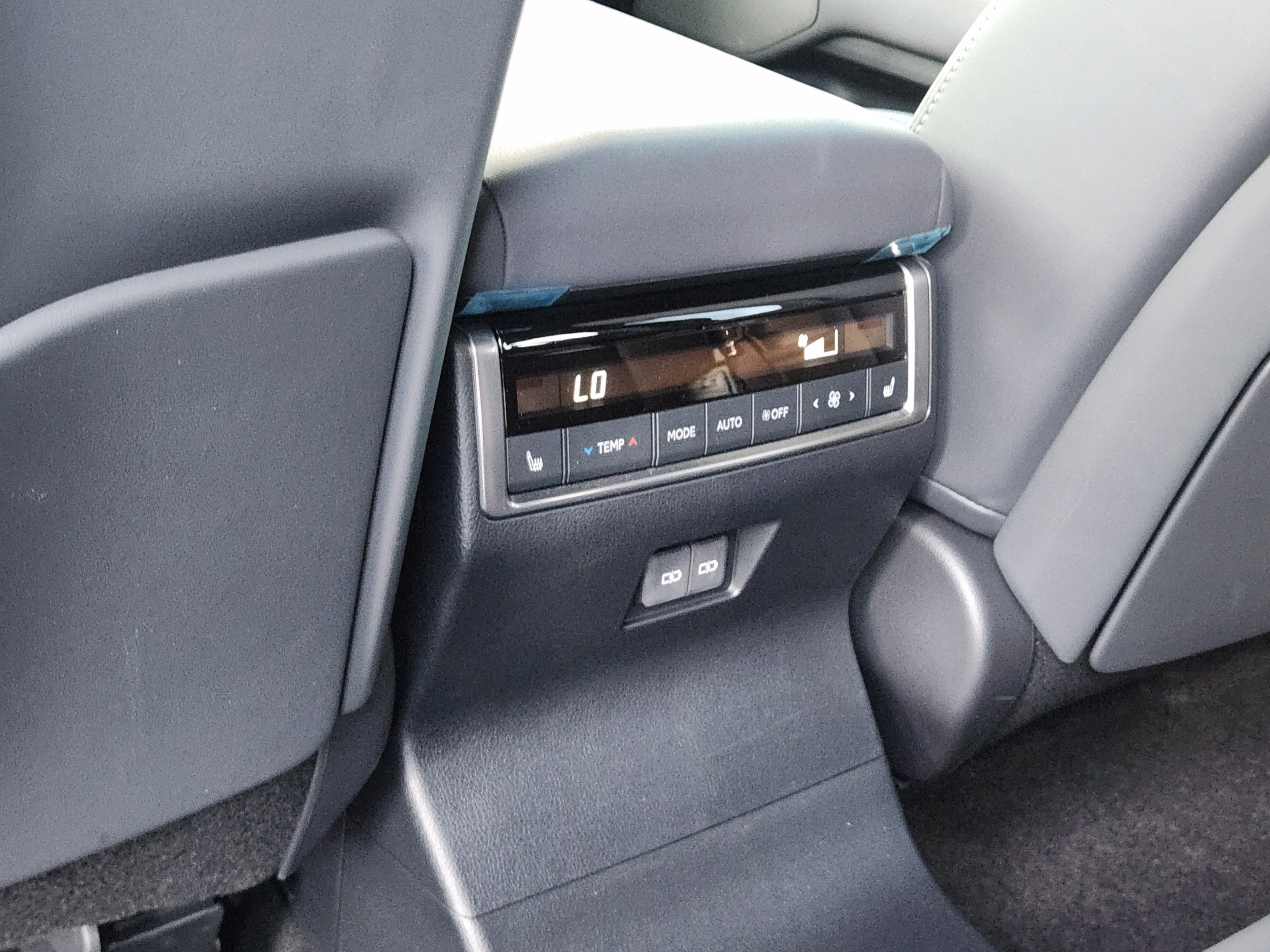 Used 2025 Lexus GX 550 w/ Accessory Package (2T) AWD/4WD image 26
