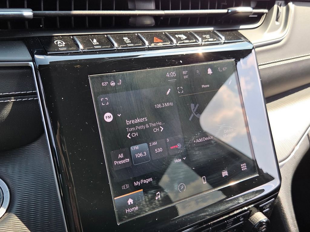 Used 2023 Jeep Grand Cherokee Altitude AWD/4WD image 18