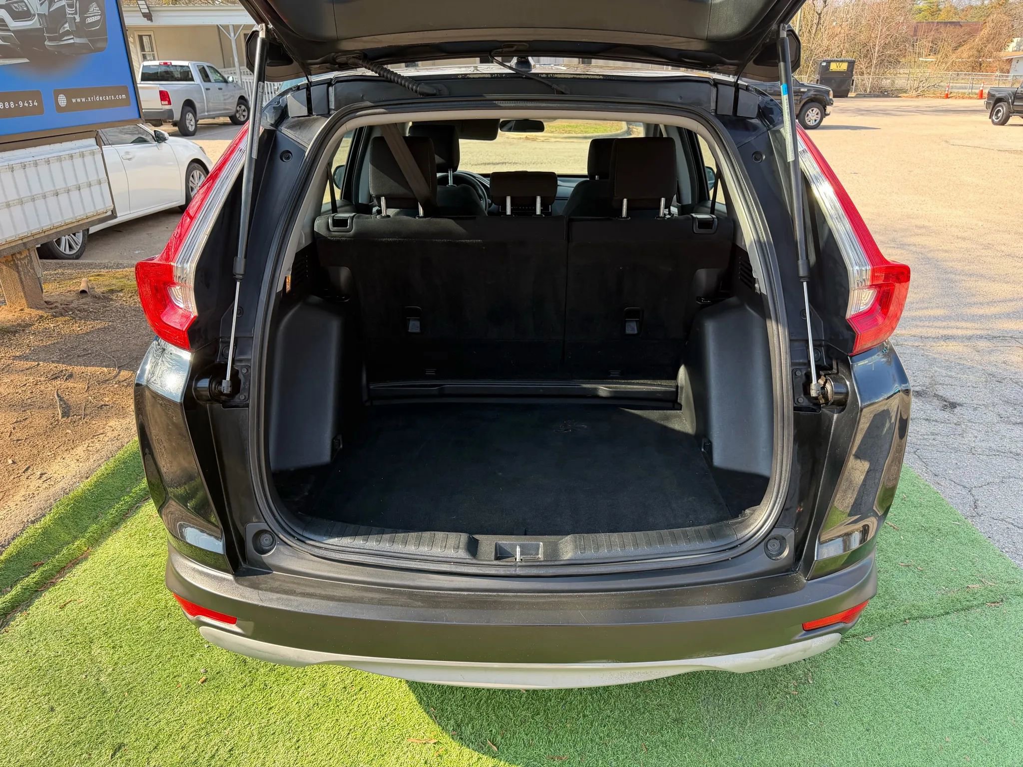 Used 2019 Honda CR-V LX image 6