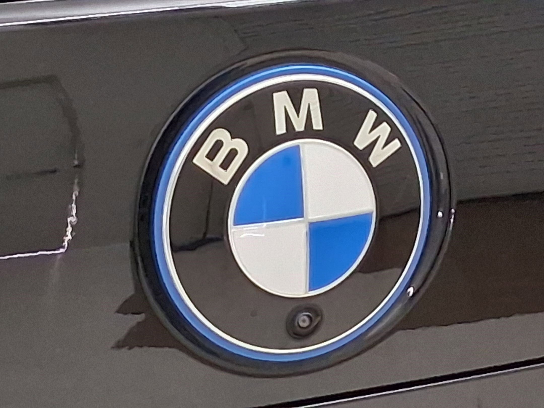 Certified 2025 BMW 750e xDrive w/ Premium Package AWD/4WD image 21