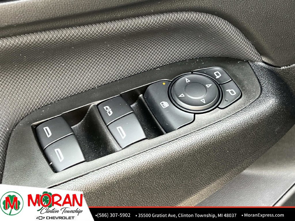 Used 2023 Chevrolet Equinox RS FWD image 16