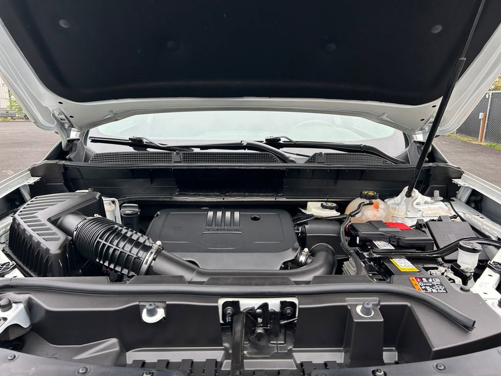 Used 2022 GMC Acadia SLE FWD image 29