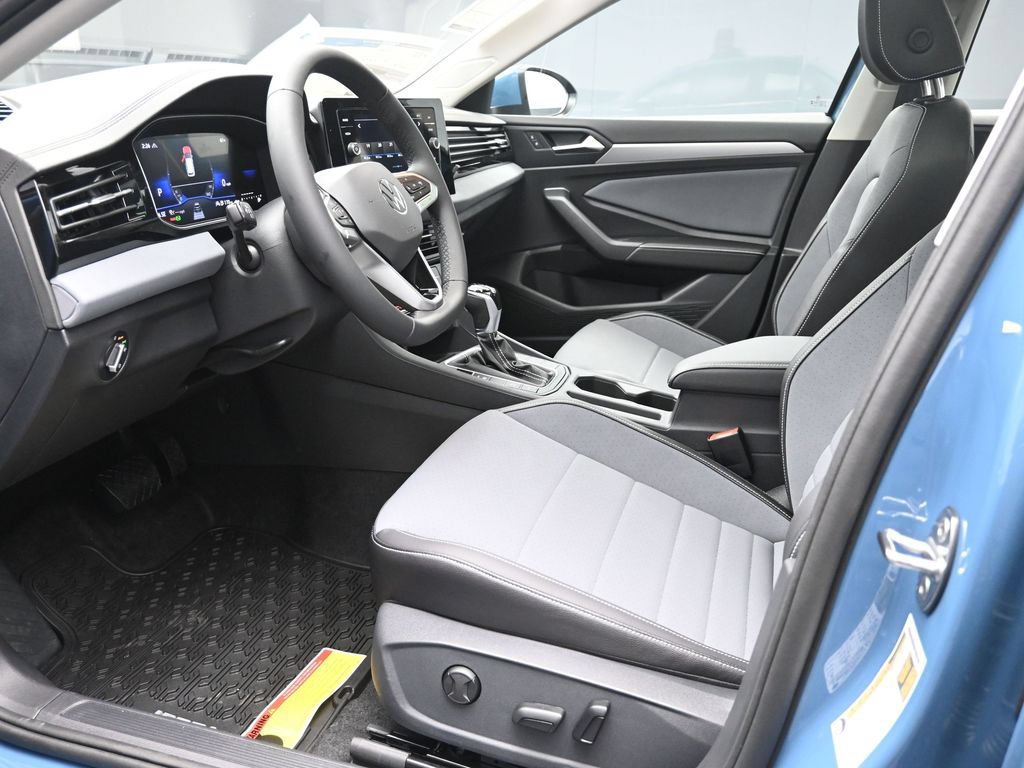 New 2026 Volkswagen Jetta SE FWD image 17