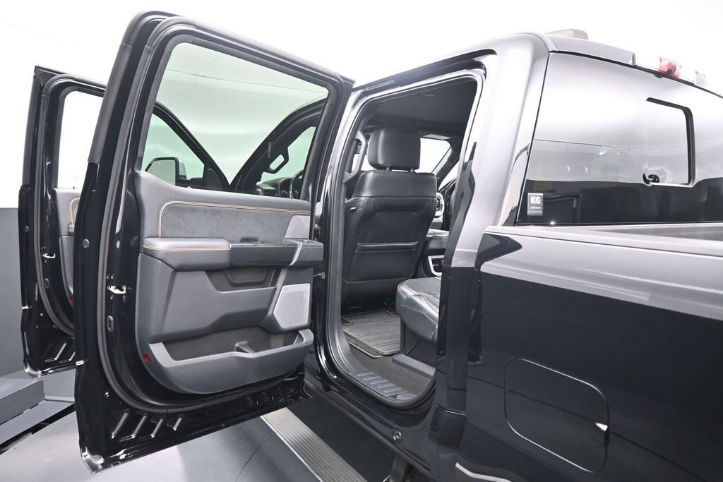 Used 2024 Ford F350 Platinum AWD/4WD image 21