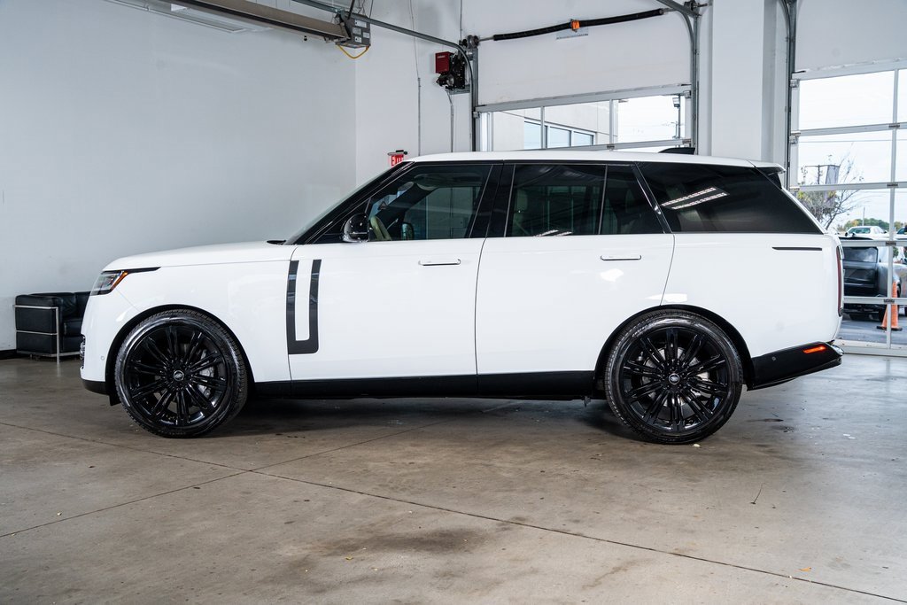 Used 2024 Land Rover Range Rover SE image 8