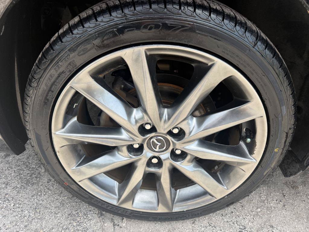 Used 2018 MAZDA MAZDA3 Touring FWD image 17