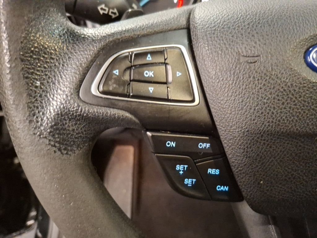 Used 2017 Ford Escape SE image 19