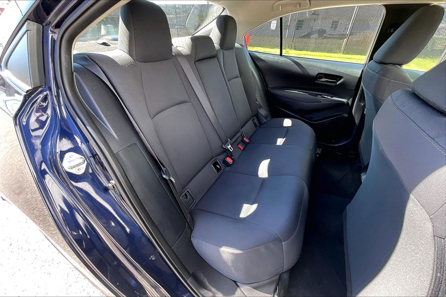 Used 2025 Toyota Corolla LE FWD image 31