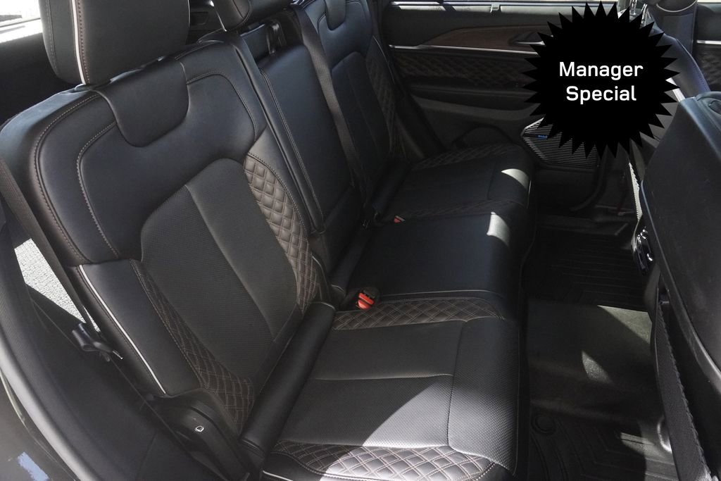 Used 2022 Jeep Grand Cherokee Summit w/ Adv Protech Group IV AWD/4WD image 27