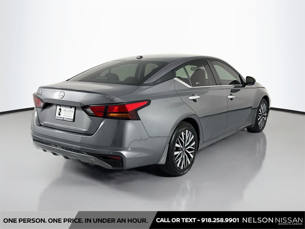 Certified 2025 Nissan Altima 2.5 SV FWD image 5